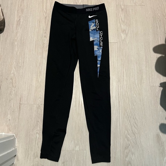 Nike SoulCycle Leggings - Picture 3 of 5